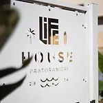 Life House Pensionat Follonica