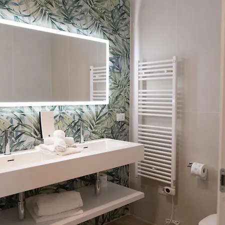 Life House 4* Follonica