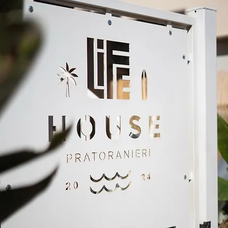 Life House Guest house Follonica